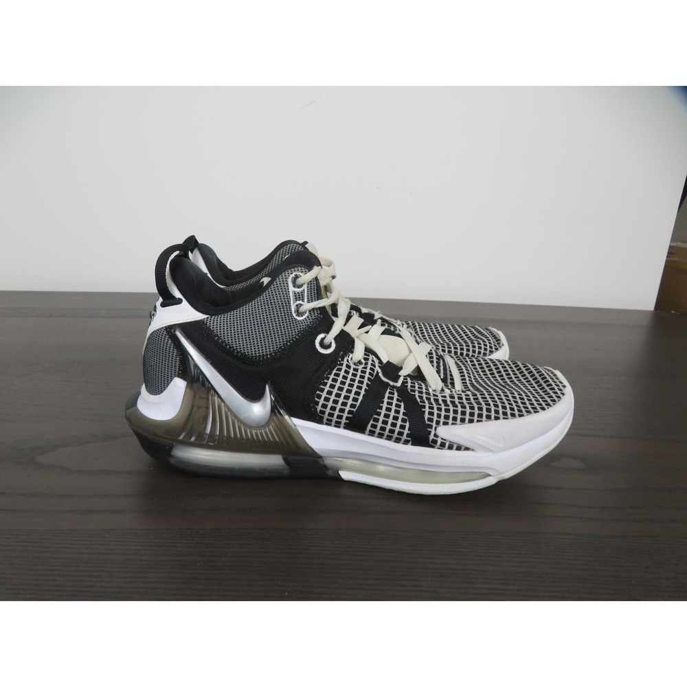 Nike LeBron Witness 7 Shoes Mens 9.5 White Black Basketball Sneakers DM1123-100